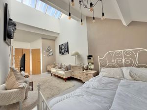 Photo 16- click for photo gallery